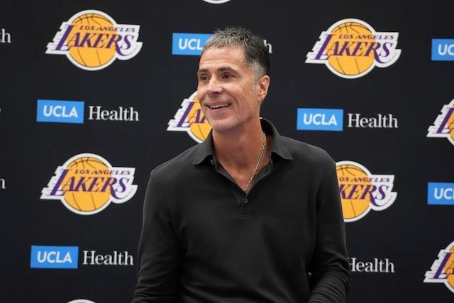 库里：我即将迎来生涯第18个赛季 对新赛季我充满期待